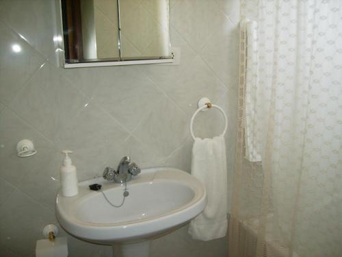 贝拉维斯塔旅馆的一间浴室