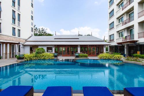 曼谷Lasalle Suites Hotel & Residence的相册照片