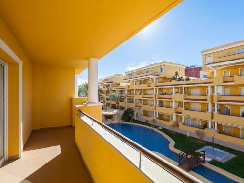 Apartment Cascadas de la Marina-3 by Interhome内部或周边泳池景观