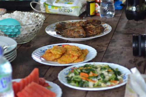 庞卡兰布翁Orangutan Shaka Houseboat with cabin的相册照片