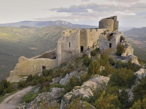 杜尔哈克Les lavandes的山顶的城堡