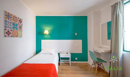 意大利酒店客房内的一张或多张床位