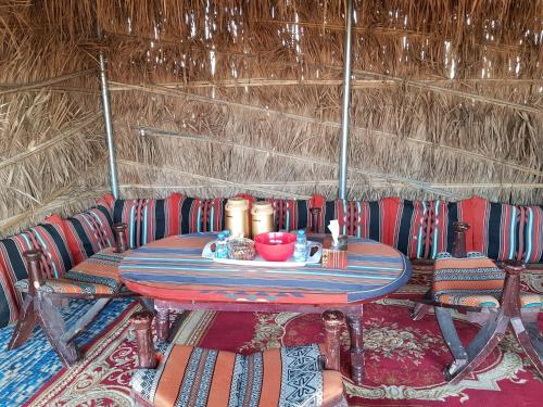 ShāhiqDesert Private Camps - Private Bedouin Tent的相册照片