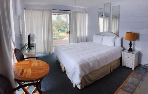 希洛芦苇湾酒店客房内的一张或多张床位