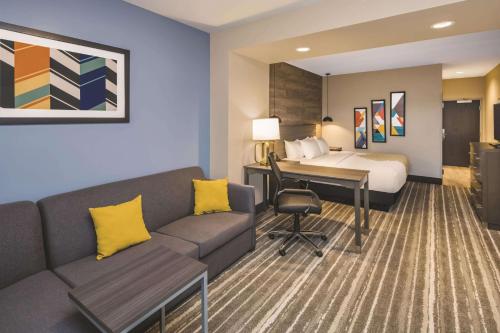 麦克多诺La Quinta Inn & Suites by Wyndham Atlanta South - McDonough的相册照片