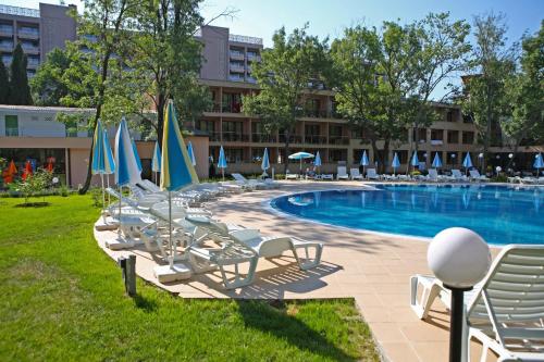 Hotel Yunona - All Inclusive内部或周边的泳池