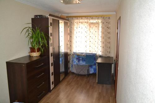 2 rooms Apartment on Patriotychna str 61. Centre的厨房或小厨房