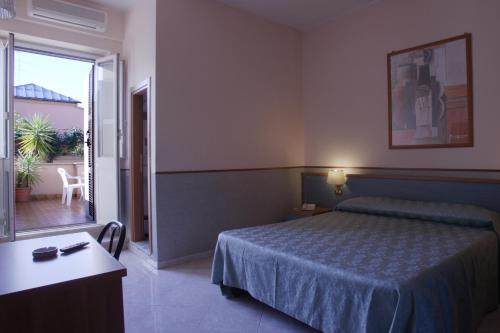 拉扎利酒店客房内的一张或多张床位