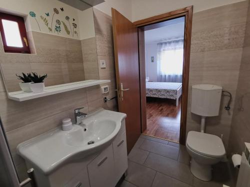 Apartment Mita的一间浴室