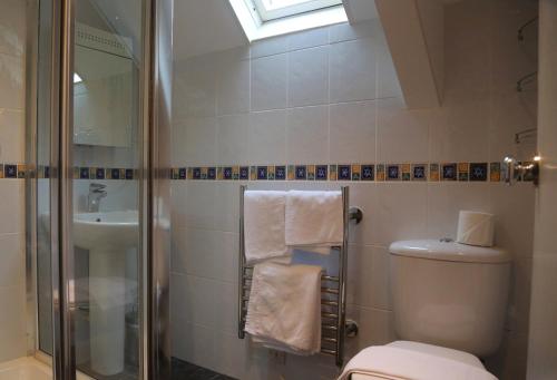 Penryn House Hotel的一间浴室