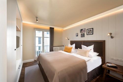 LOEV - VELA Hotels客房内的一张或多张床位