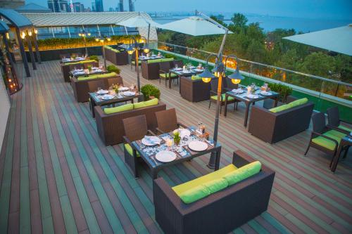 Promenade Hotel Baku餐厅或其他用餐的地方