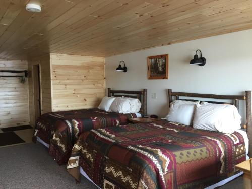 旧福奇Pine Knoll Hotel Lakeside Lodge & Cabin的相册照片