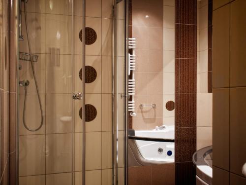 克斯尼雅酒店的一间浴室