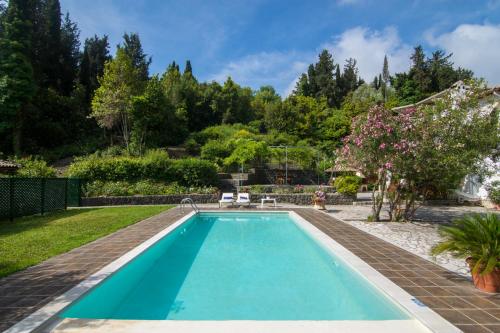 MantoúkionCorfu Town Mini Villa Private Pool Gardens的相册照片