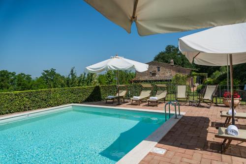 Hotel & SPA L'Antico Forziere内部或周边的泳池
