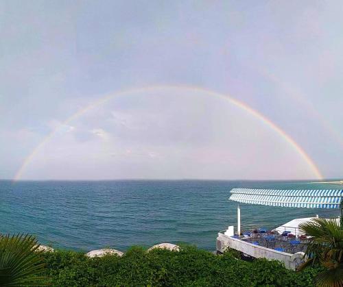 海景或在露营地看到的海景