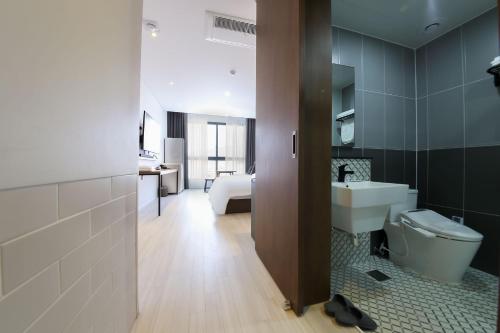 Hotel Raum Suncheon的一间浴室