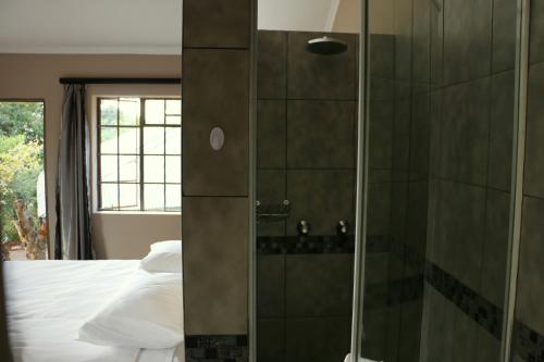 Lidwala Lodge的一间浴室