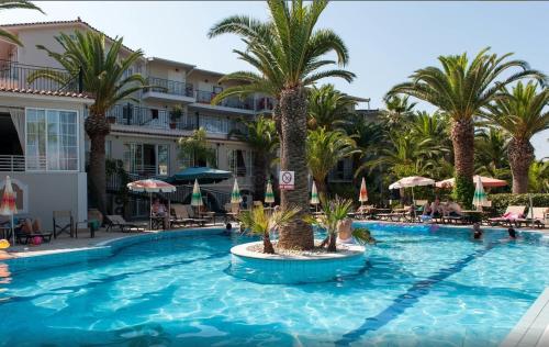 Margarita Hotel - All Inclusive内部或周边的泳池