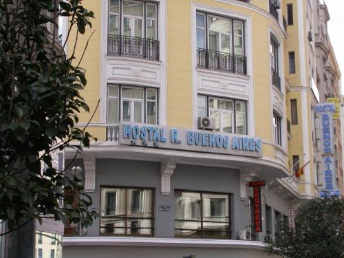 马德里布宜诺斯艾利斯旅馆的上面有标志的建筑