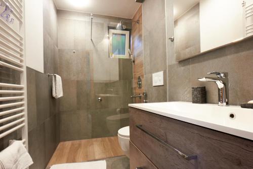 Apartment Zara Sarajevo的一间浴室