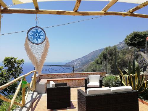 康加德马里尼Villa Donna Antonia - Amalfi Coast的海景客房