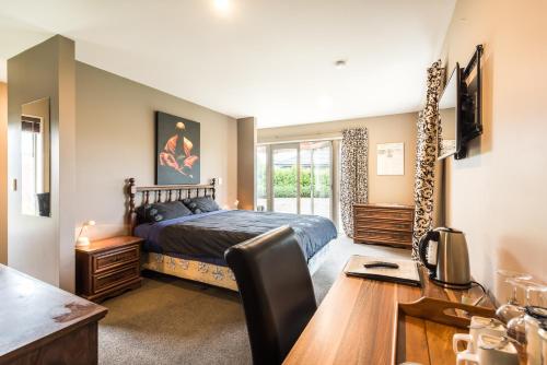 罗尔斯顿Rolleston Paradise-Master Bedroom with Ensuite Only的相册照片