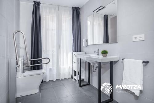 奥利奥MIROTZA ROOMS AND APARTMENTS的相册照片