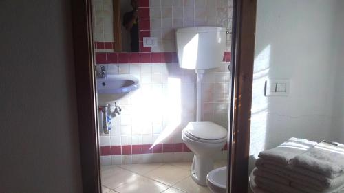 笛多尼阿格利图里斯姆酒店的一间浴室