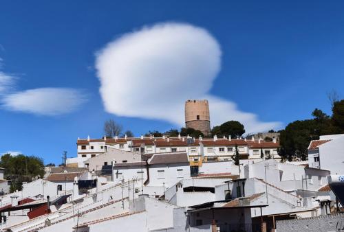 YunqueraCentro de Arte的天空塔景城市