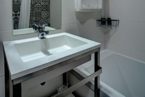 贝赫那VIP酒店的一间浴室
