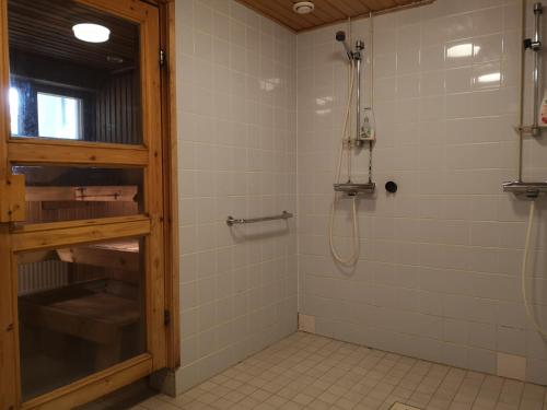赫尔斯拉昂塔酒店的一间浴室