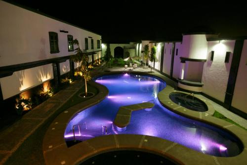 The Latit Hotel Querétaro内部或周边泳池景观