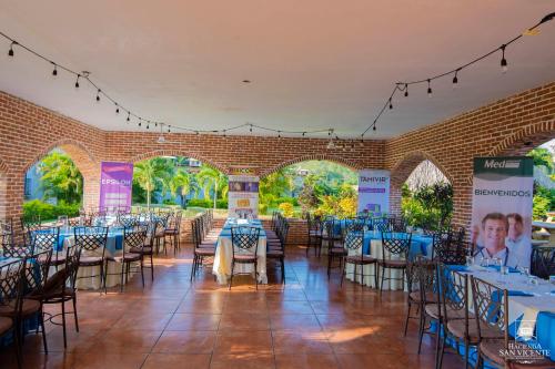 Hacienda San Vicente餐厅或其他用餐的地方