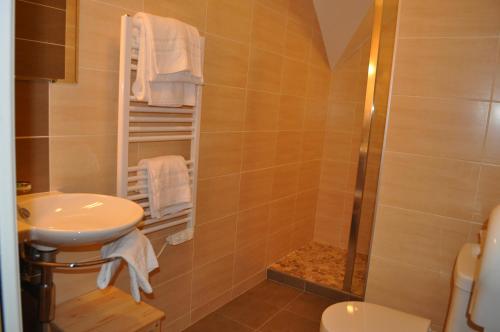 德拉布艾德斯特瑞帕斯酒店的一间浴室