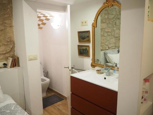 赫罗纳Bravissimo Old Side Girona One, cozy apartment的相册照片