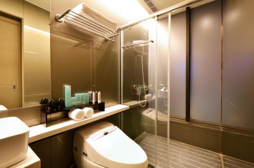 101艾美琪旅店六星级背包客的一间浴室