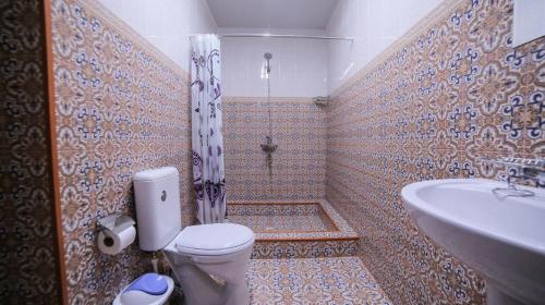 Khiva Muhammadali的一间浴室