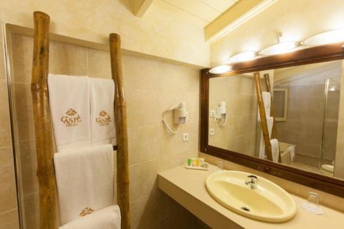 Hotel Rural Cas Pla的一间浴室