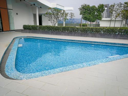 Gt Home encorp strand residence (alpha ivf )内部或周边的泳池