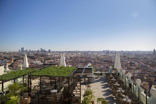 马德里Riu Plaza España的从顶层可欣赏到城市美景