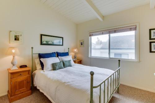 Oceanfront Dream客房内的一张或多张床位