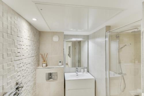 Luxury & Exclusive Resort的一间浴室