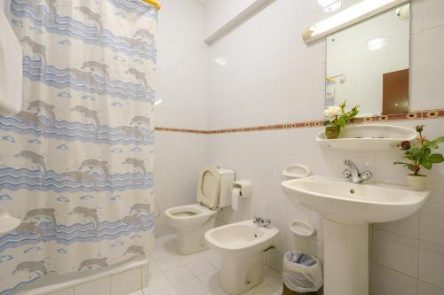 Hotel Summersands Al Wadi Al kabir的一间浴室