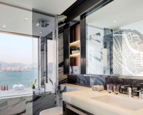 香港维港凯悦尚萃酒店的一间浴室