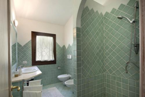 Porto Cervo-Villa La Gjanda的一间浴室