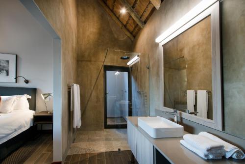 Buckler's Africa Lodge Kruger Park的一间浴室