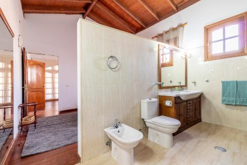 Flatguest Chozo del viejo - Peaceful country Villa in La Antigua的一间浴室