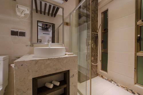 胡尔胡梅勒海洋大酒店的一间浴室